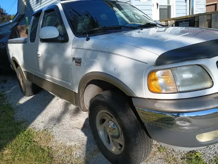 Ford F-150 2001 photo 2