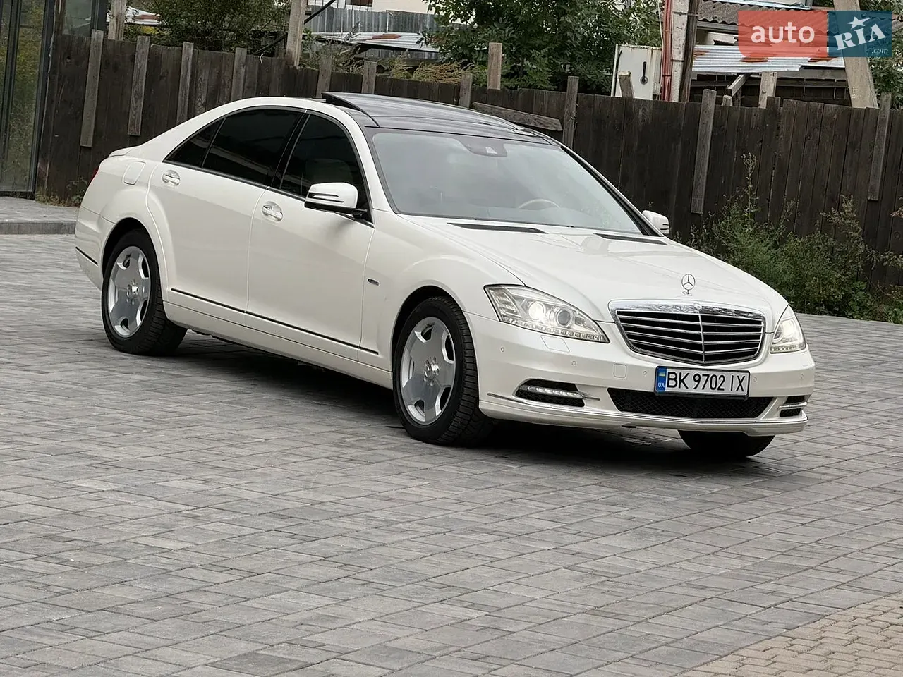 Mercedes-Benz S-Class 2012 photo 3