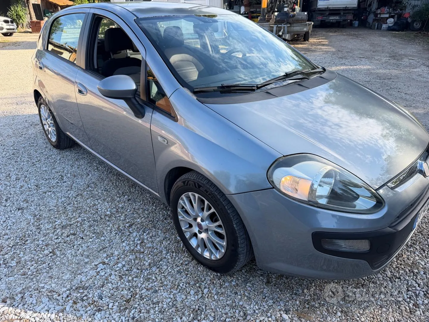 Fiat Punto Evo 2011 photo 3