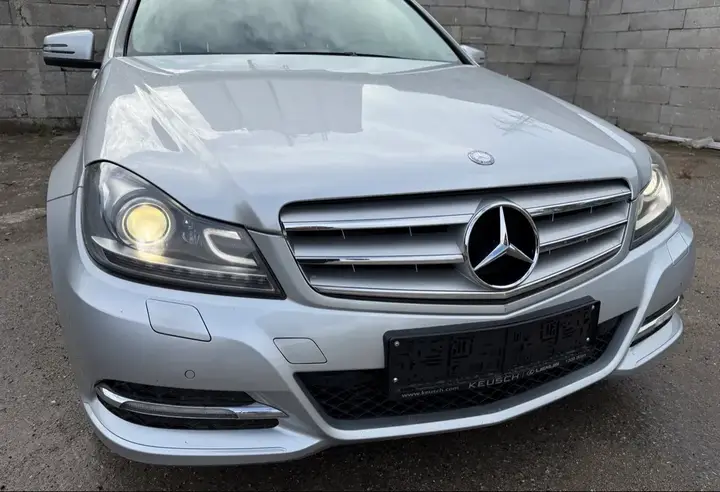 Mercedes-Benz C-Class 2012 photo 2