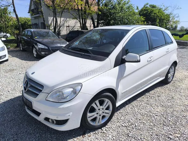 Mercedes-Benz B-Class 2010 photo 2