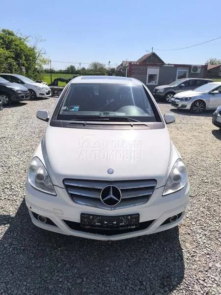 Mercedes-Benz B-Class 2010 photo 5