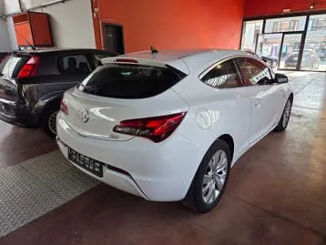Opel Astra 2013 photo 3