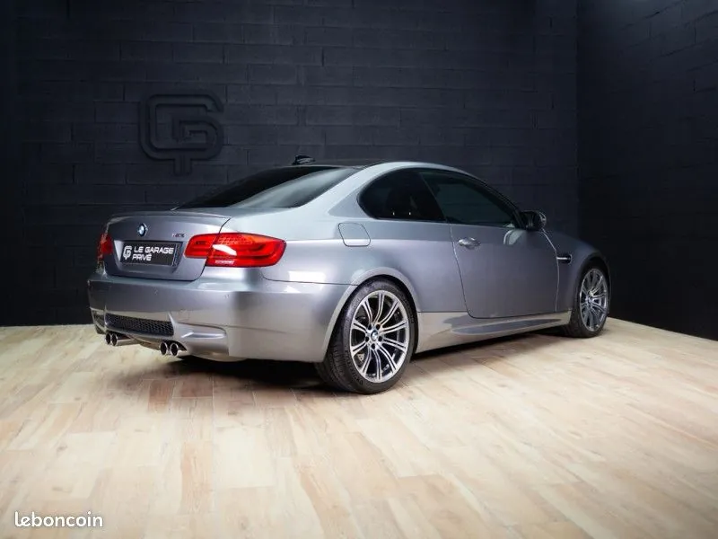 BMW M3 2011 photo 2