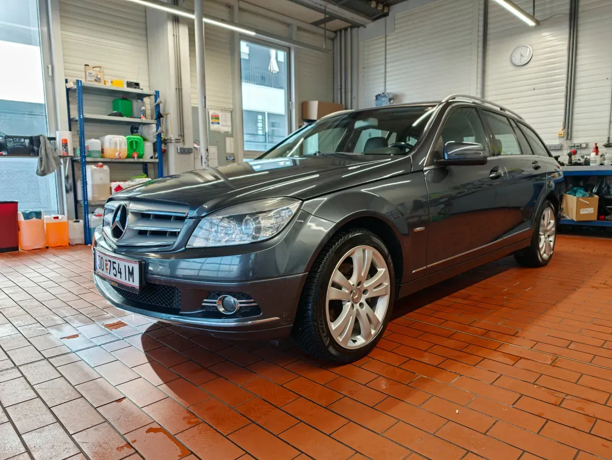 Mercedes-Benz C-Class 2009 photo 2