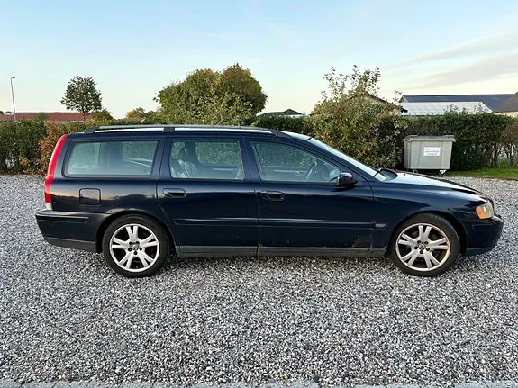 Volvo V70 2004 photo 2