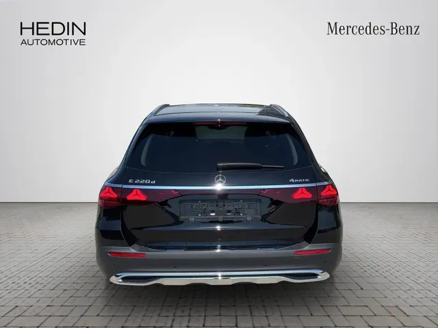 Mercedes-Benz E-Class 2025 photo 3