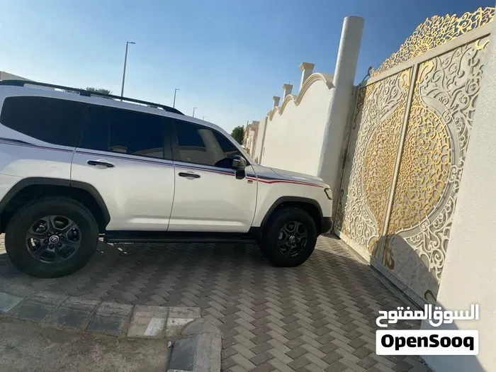 Toyota Land Cruiser 2022 photo 2