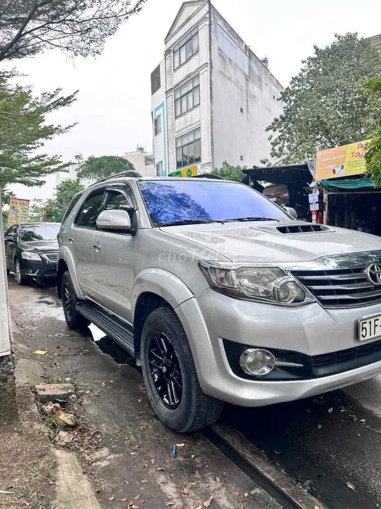 Toyota Fortuner 2015 photo 2