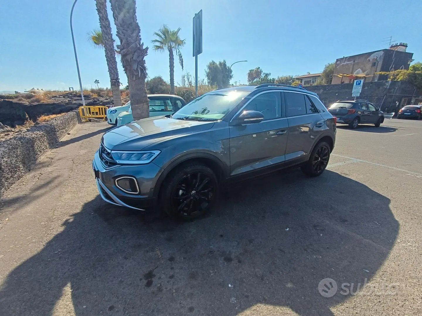 Volkswagen T-Roc 2023 photo 2