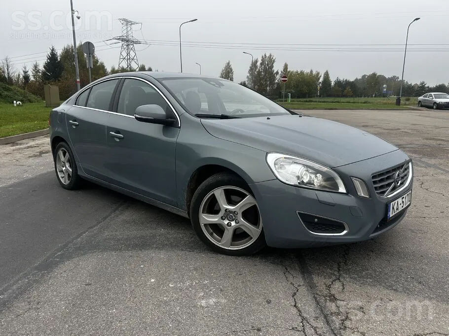Volvo S60 2010 photo 2
