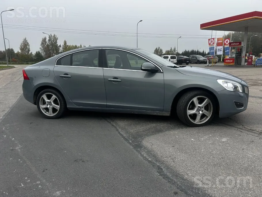 Volvo S60 2010 photo 3