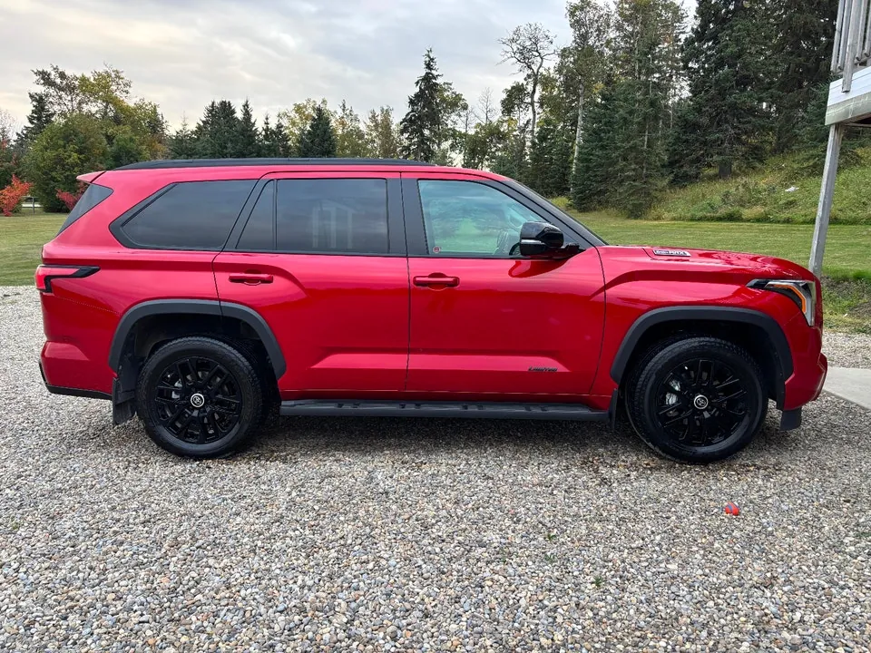 Toyota Sequoia 2024 photo 2