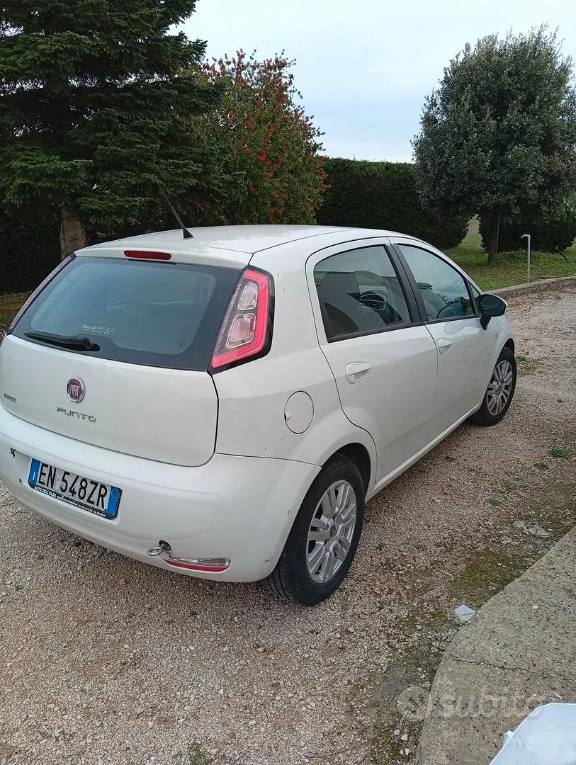Fiat Punto 2012 photo 2