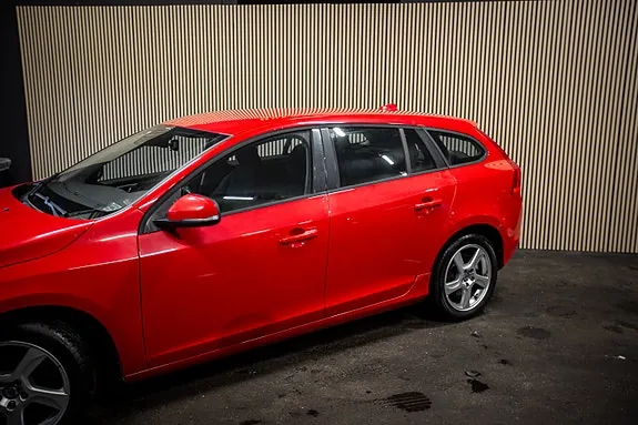 Volvo V60 2013 photo 2