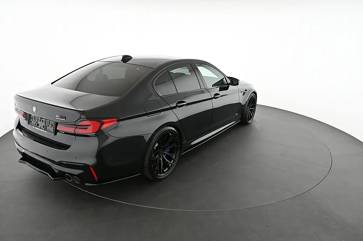BMW 5 Series 2018 photo 2
