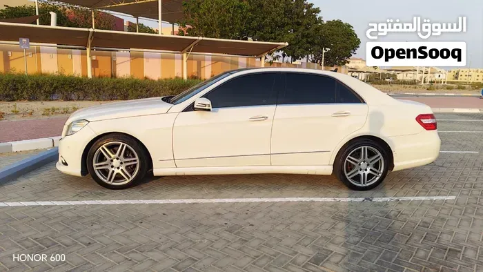 Mercedes-Benz E-Class 2011 photo 2