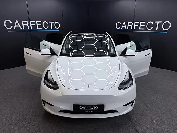 Tesla Model Y 2023 photo 5