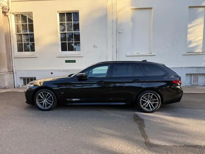 BMW 5 Series 2021 photo 3