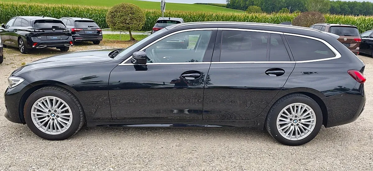 BMW 3 Series 2021 photo 2