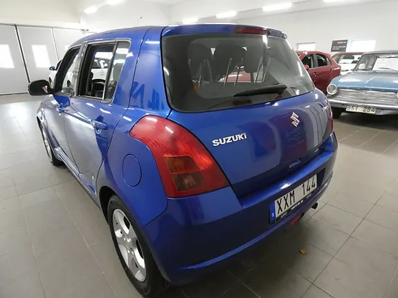 Suzuki Swift 2007 photo 4