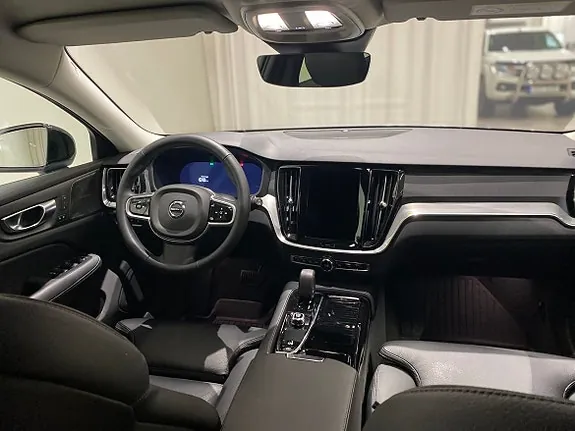 Volvo V60 2025 photo 2