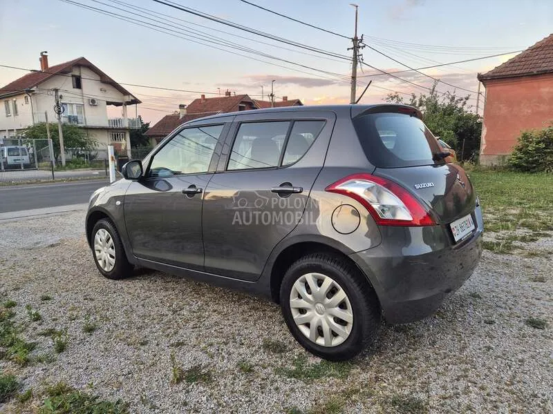 Suzuki Swift 2011 photo 4