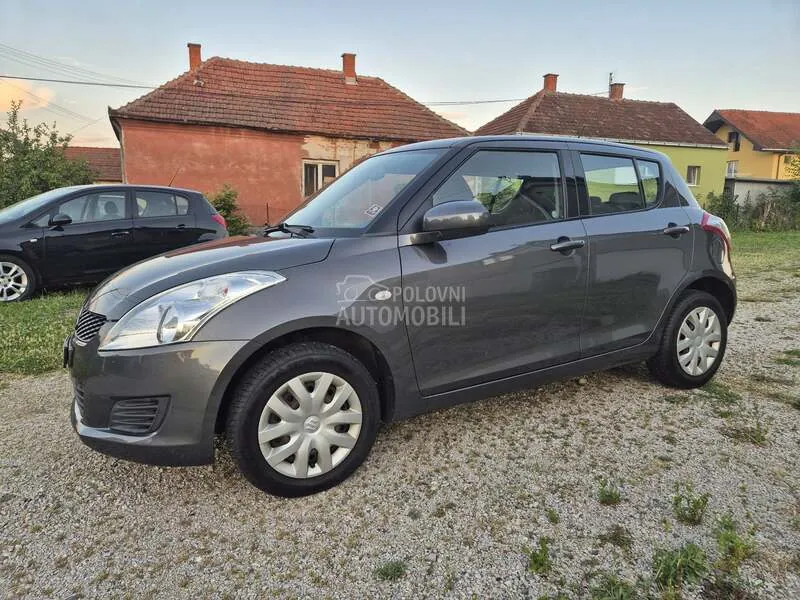 Suzuki Swift 2011 photo 2