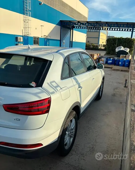 Audi Q3 2015 photo 2