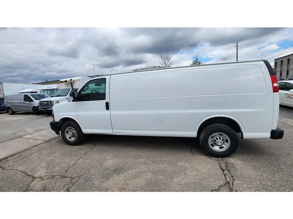 GMC Savana 2020 photo 5