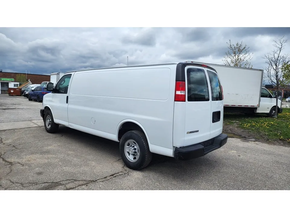 GMC Savana 2020 photo 4