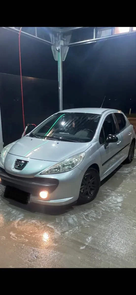 Peugeot 207 2007 photo 2