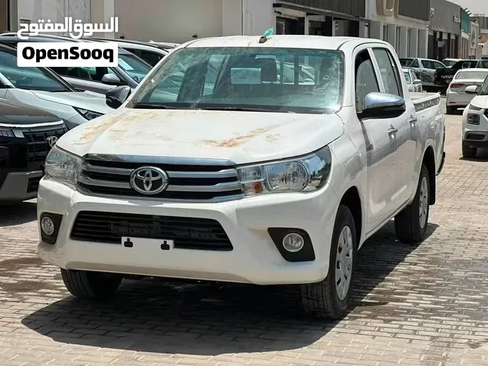Toyota Hilux 2025 photo 2