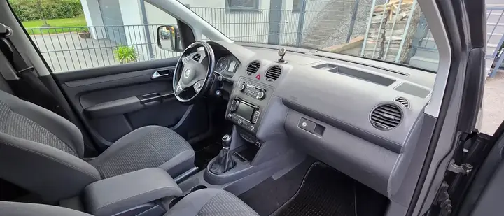 Volkswagen Caddy 2013 photo 2