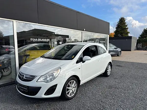 Opel Corsa 2013 photo 2