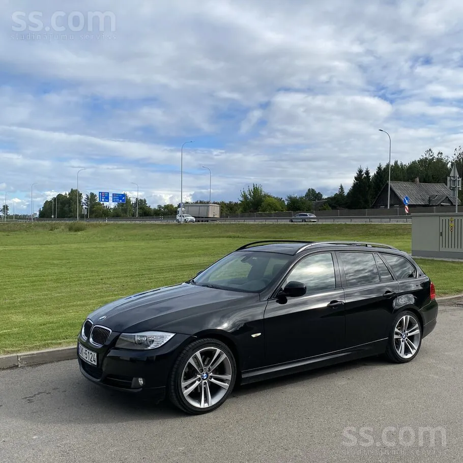 BMW 325I 2009 photo 3
