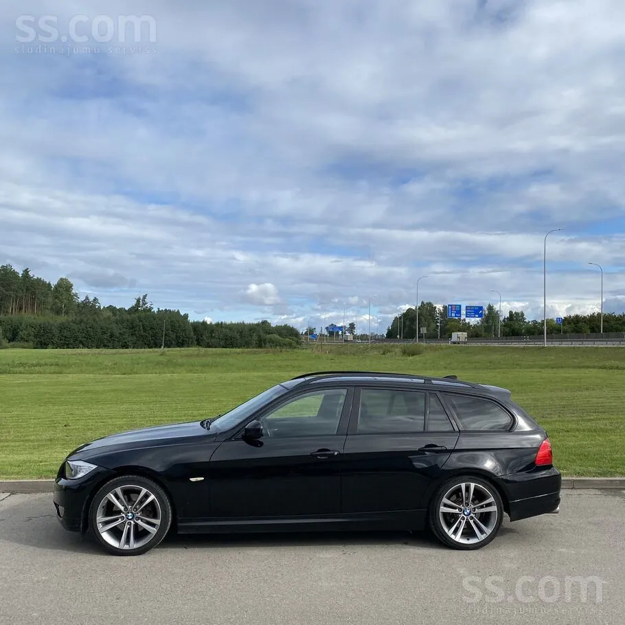 BMW 325I 2009 photo 4