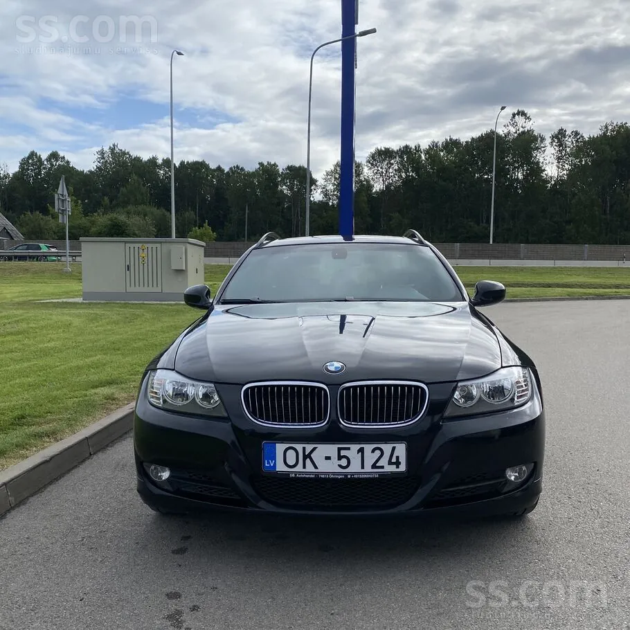 BMW 325I 2009 photo 2