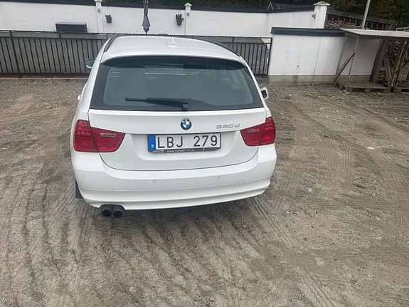 BMW 330D 2011 photo 4