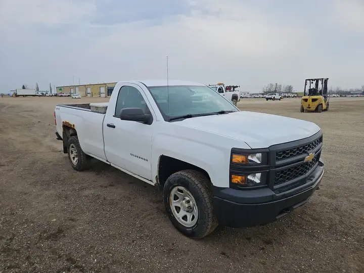 Chevrolet Silverado 1500 2014 photo 2