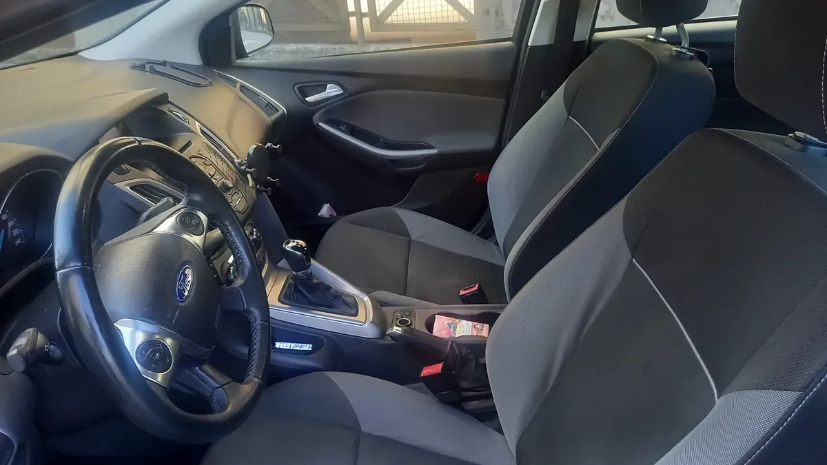 Ford Focus 2012 photo 3