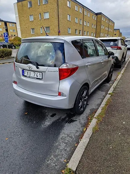 Toyota Verso-S 2011 photo 4