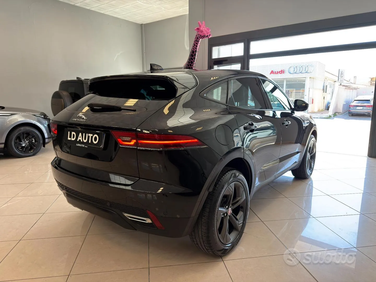 Jaguar E-Pace 2022 photo 5