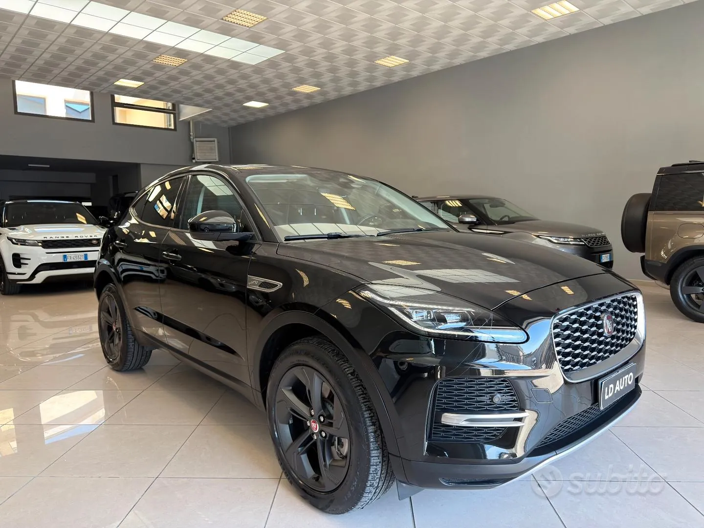 Jaguar E-Pace 2022 photo 3