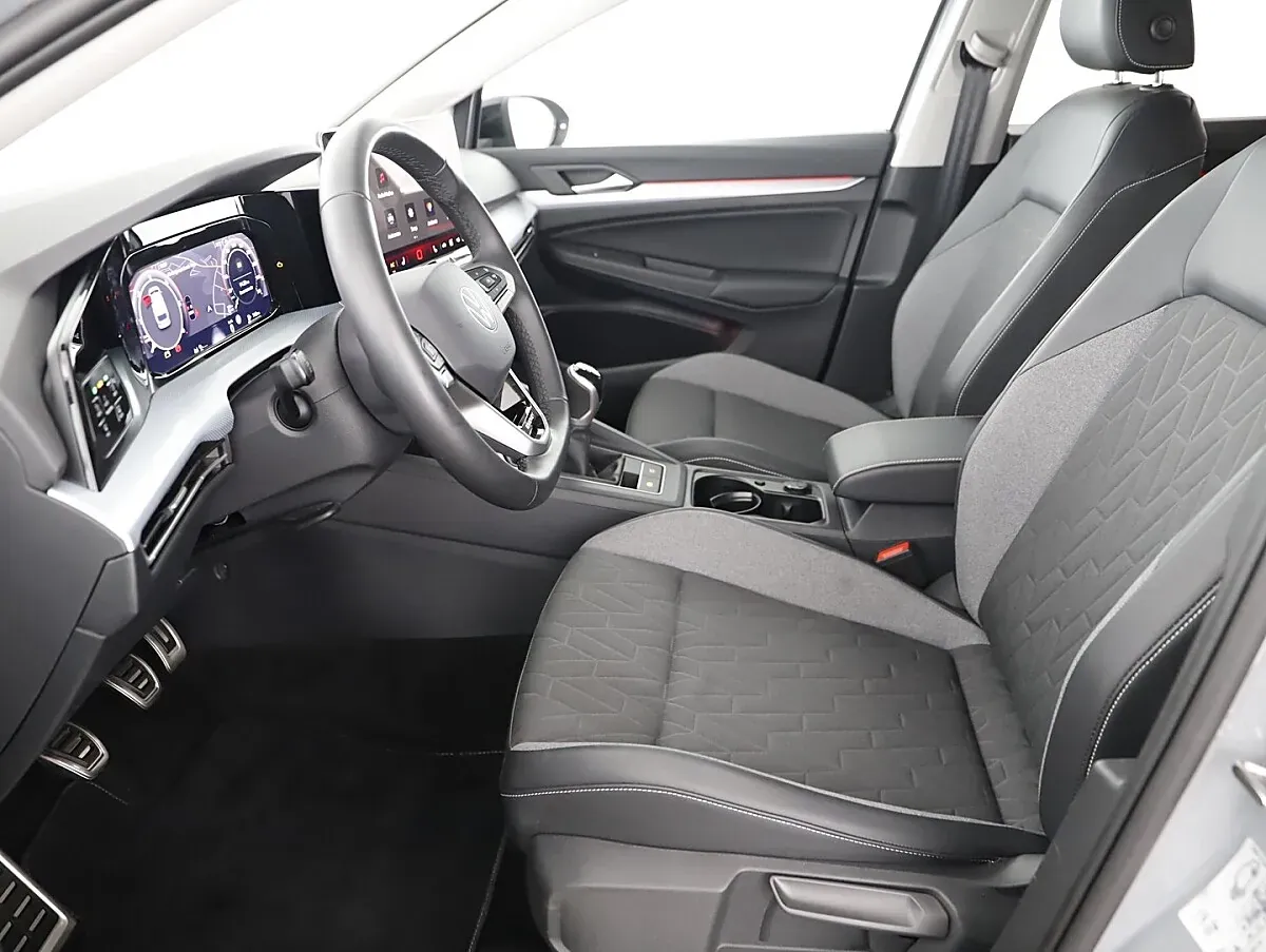 Volkswagen Golf 2025 photo 3