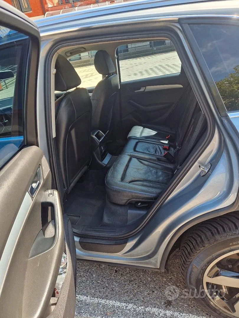 Audi Q5 2010 photo 4