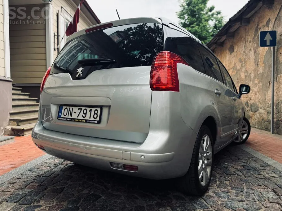 Peugeot 5008 2011 photo 5