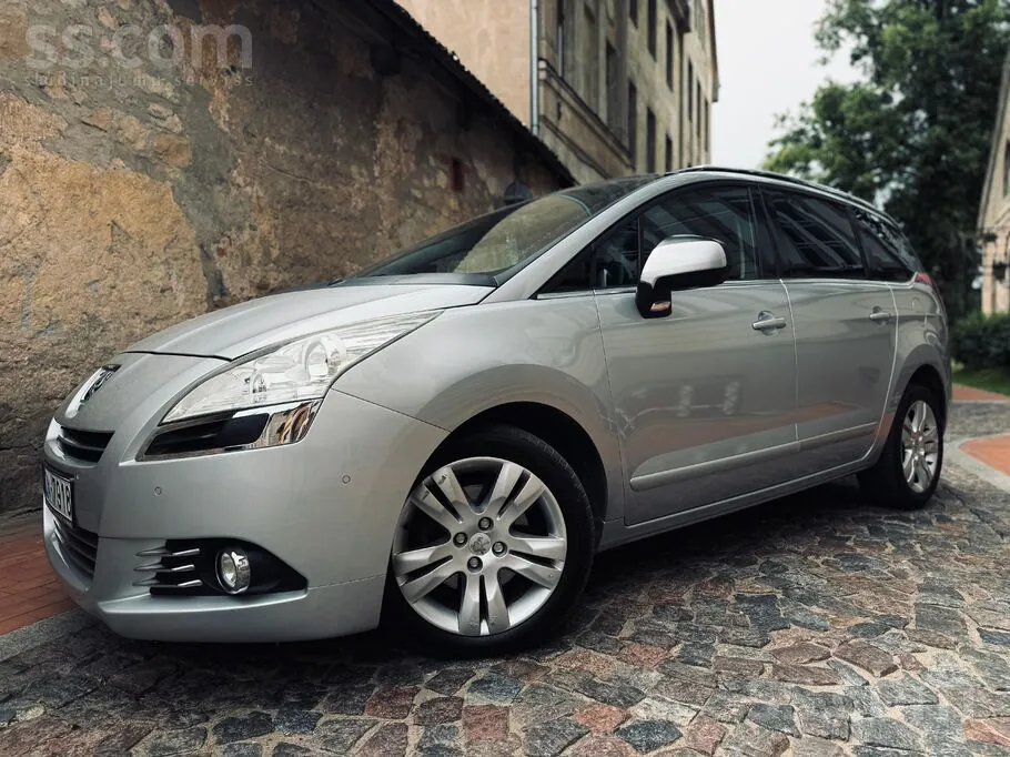 Peugeot 5008 2011 photo 4