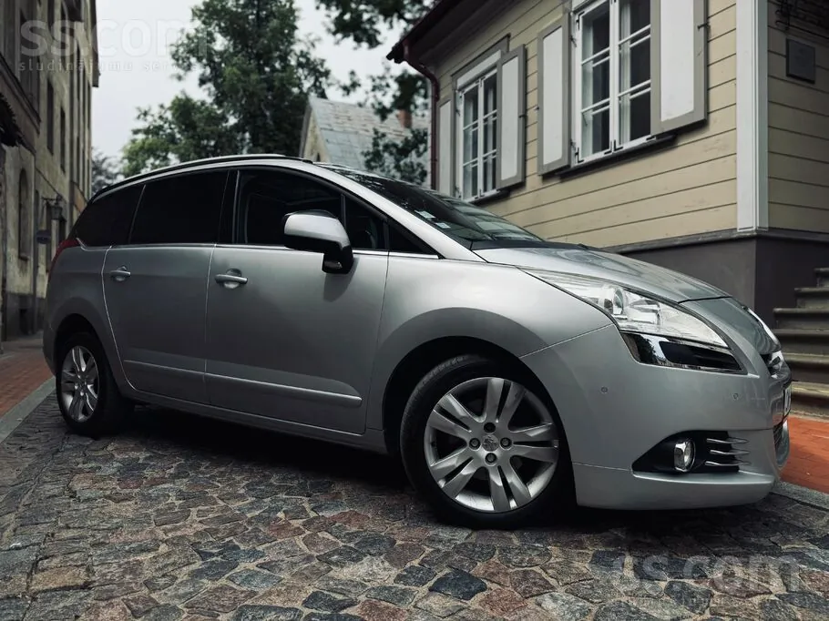 Peugeot 5008 2011 photo 2