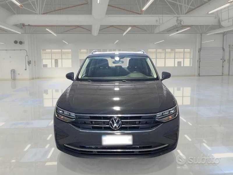 Volkswagen Tiguan 2022 photo 2
